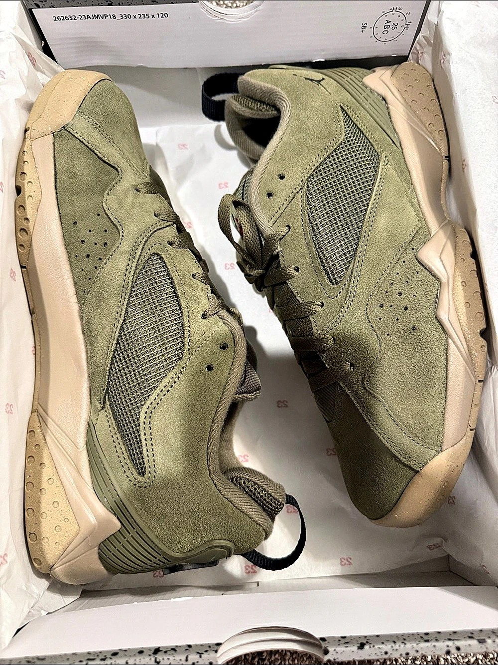 Jordan 4 Retro Sneakers Green & Beige US 9 -New